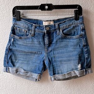Gap 1969 5” distressed denim shorts